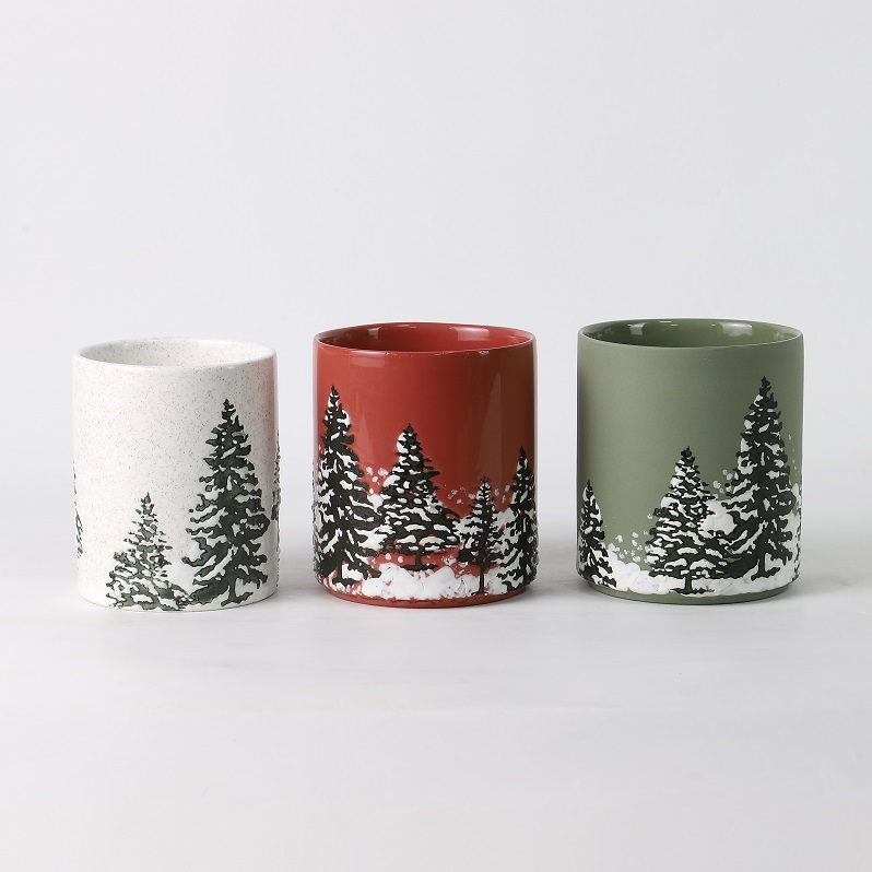 Hand-Painted Candle Holder Christmas Pines – Who can resist this surprise that brings winter romance to your wrist?